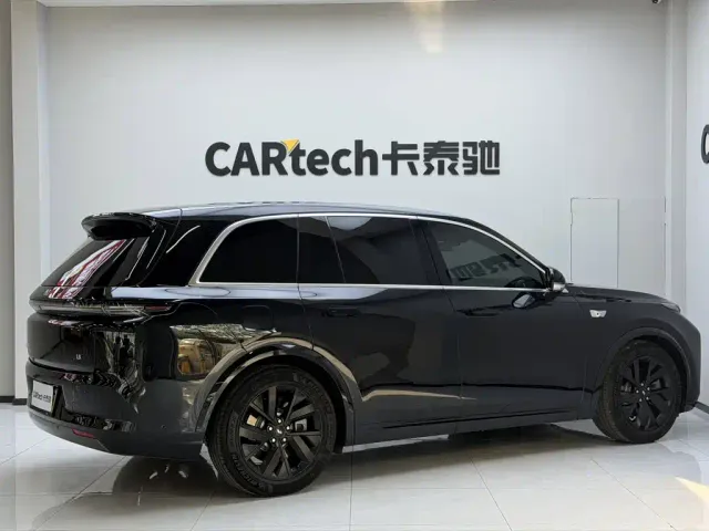 Li Auto L8 — Фото автомобиля 9