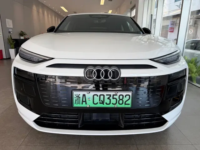 Audi Q6L Sportback e-tron — Фото автомобиля 2