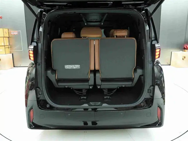 Toyota Alphard — Фото автомобиля 27