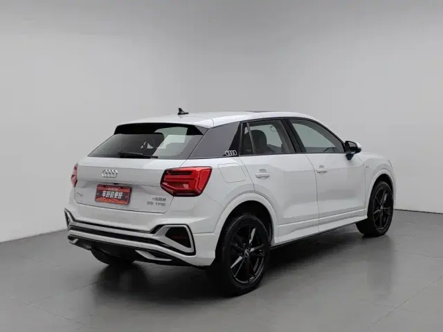 Audi Q2L — Фото автомобиля 2