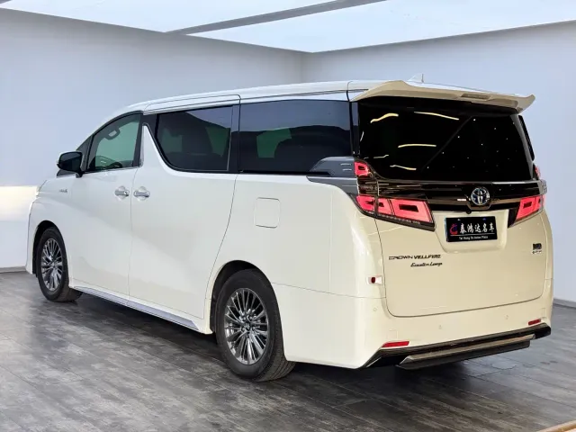 Toyota Vellfire — Фото автомобиля 5