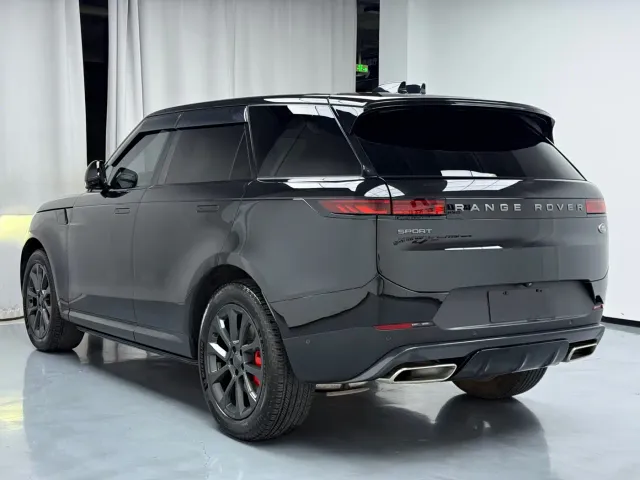 Land Rover Range Rover Sport — Фото автомобиля 13