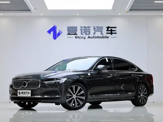 Фотография автомобиля — Volvo S90
