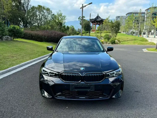 BMW 3 Series — Фото автомобиля 2