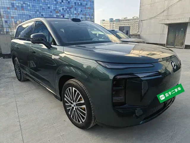 Denza N8L — Фото автомобиля 3