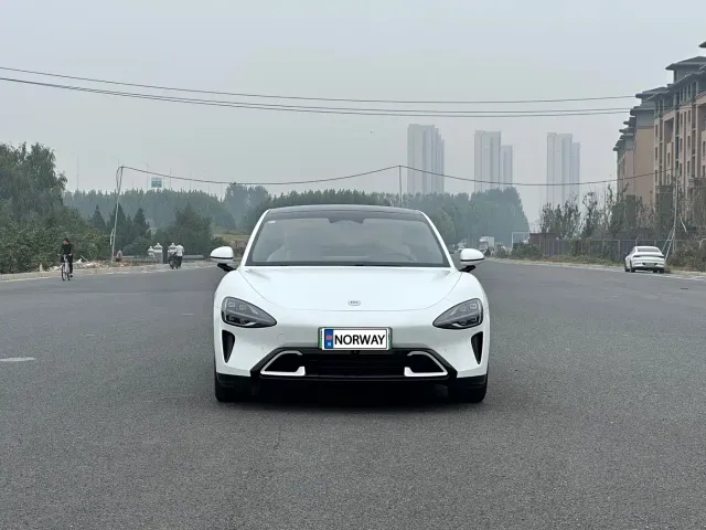 Xiaomi SU7 — Фото автомобиля 2