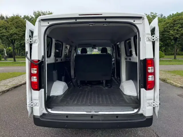 Wuling Yangguang — Фото автомобиля 7