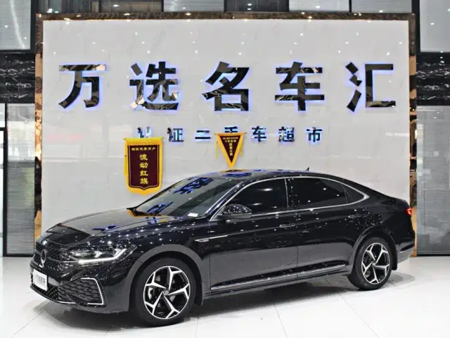 Volkswagen Passat — Фото автомобиля 3