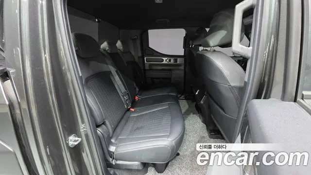 Kia Tasman Tasman 2.5T Бензин 4WD — Фото автомобиля 19