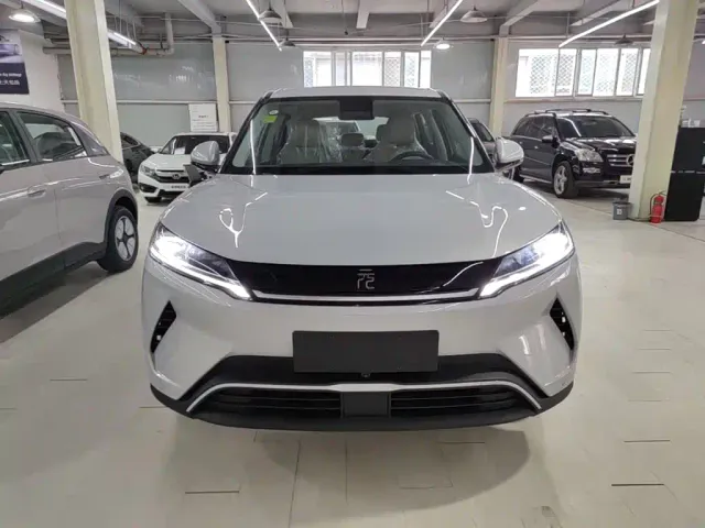 BYD Yuan UP — Фото автомобиля 2