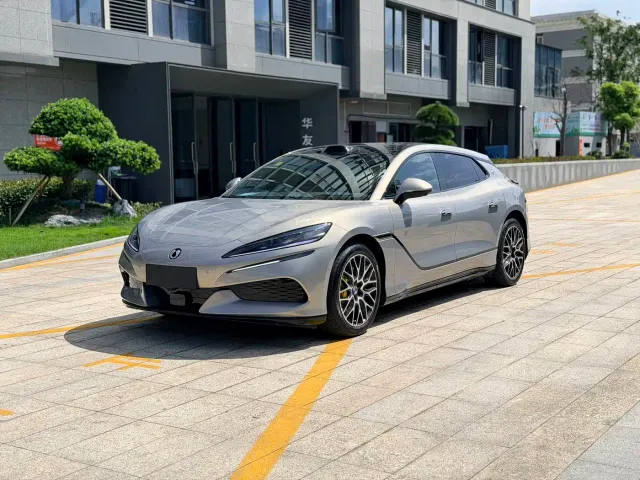 Фотография автомобиля — Denza Z9GT