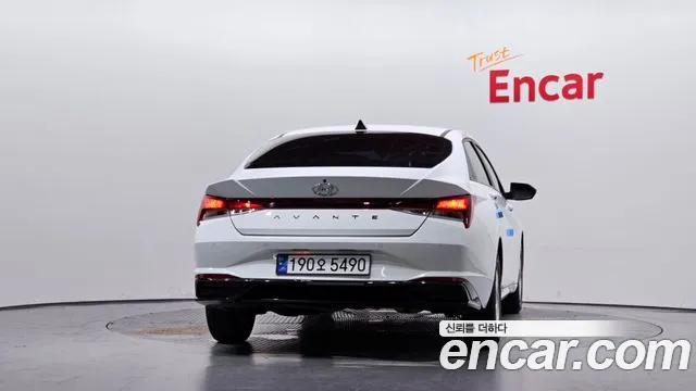 Hyundai AVANTE Avante (CN7) 1.6 LPi (Для проката) — Фото автомобиля 4