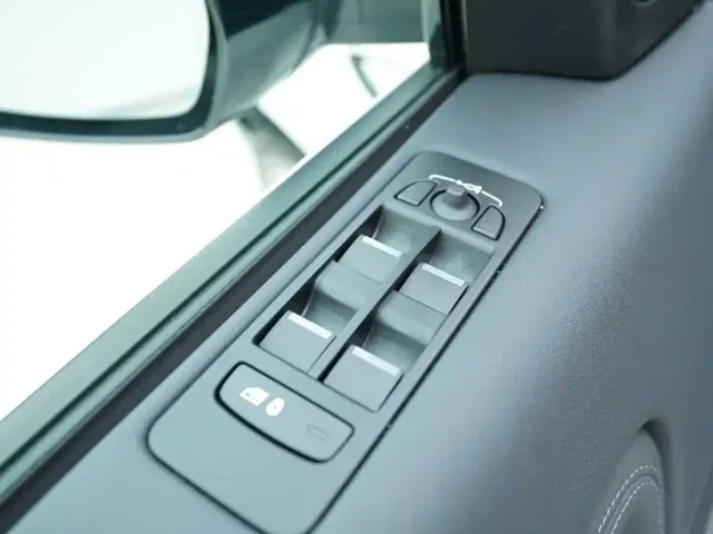 Land Rover Discovery Sport — Фото автомобиля 10