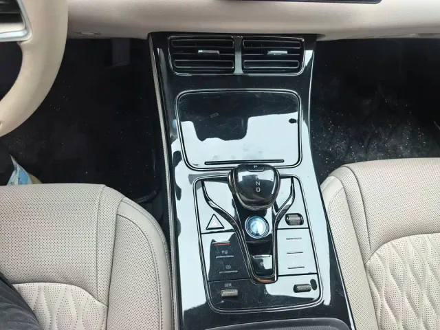 BYD Han — Фото автомобиля 10