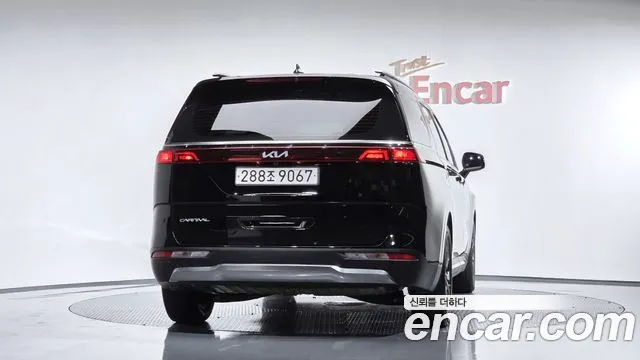Kia Carnival Generation 4 — Фото автомобиля 4