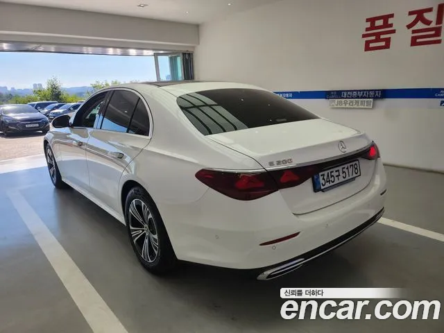 Mercedes-Benz E-Class W214 — Фото автомобиля 12