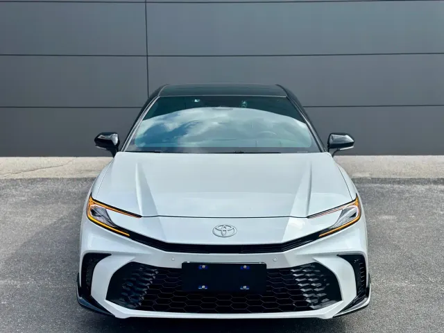 Toyota Camry — Фото автомобиля 2