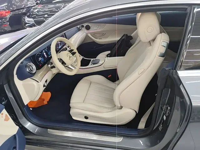 Mercedes-Benz E-Class — Фото автомобиля 15