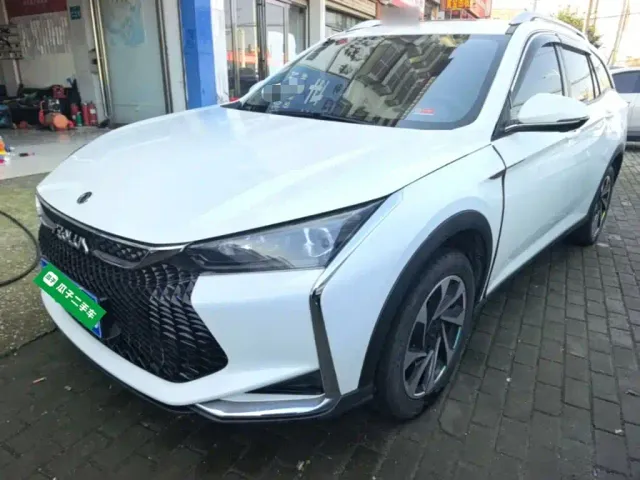 Фотография автомобиля — Dongfeng Yixuan GS