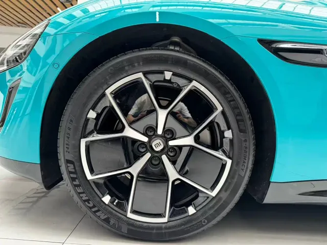 Xiaomi SU7 — Фото автомобиля 23