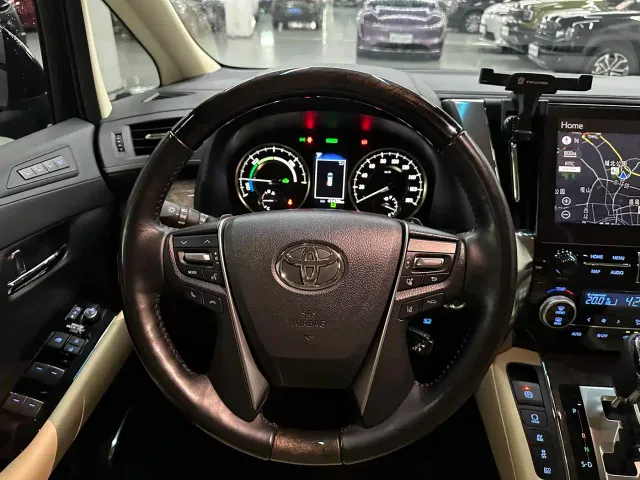 Toyota Vellfire — Фото автомобиля 18