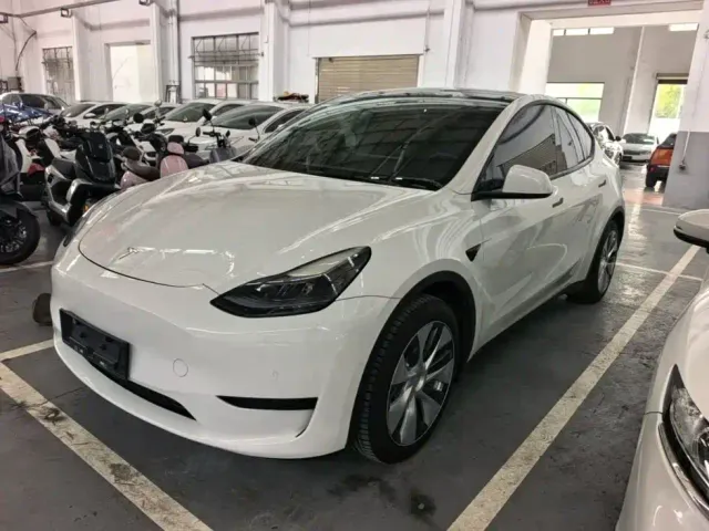Фотография автомобиля — Tesla Model Y