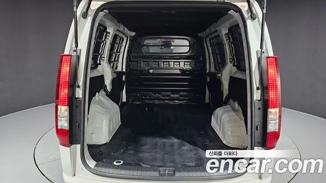 Hyundai Staria — Фото автомобиля 26
