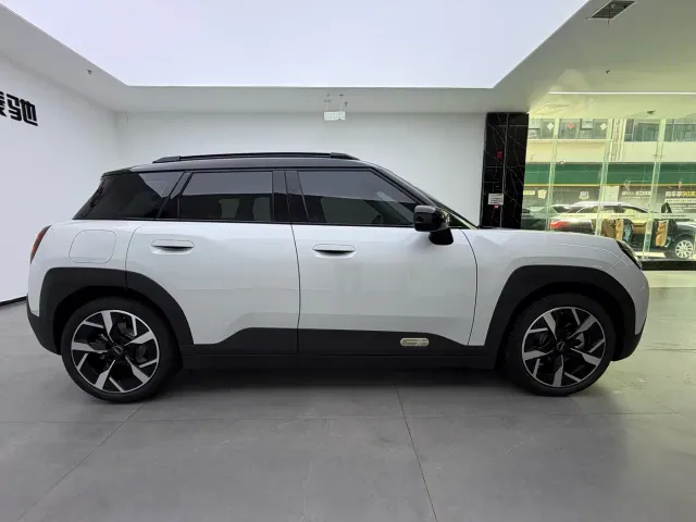 MINI Electric MINI ACEMAN — Фото автомобиля 6