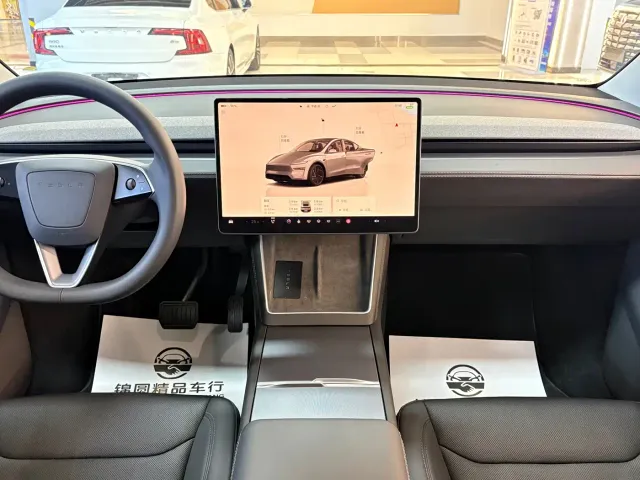 Tesla Model Y — Фото автомобиля 14