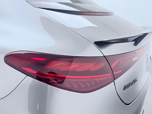 Mercedes-Benz EQE — Фото автомобиля 13
