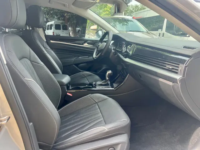Volkswagen Passat — Фото автомобиля 22