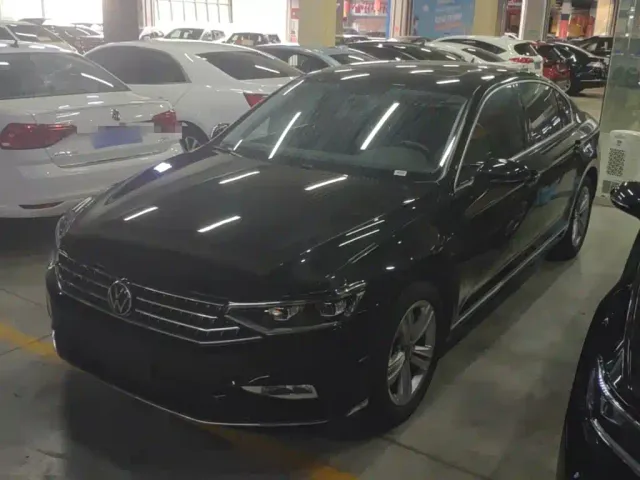 Фотография автомобиля — Volkswagen Magotan