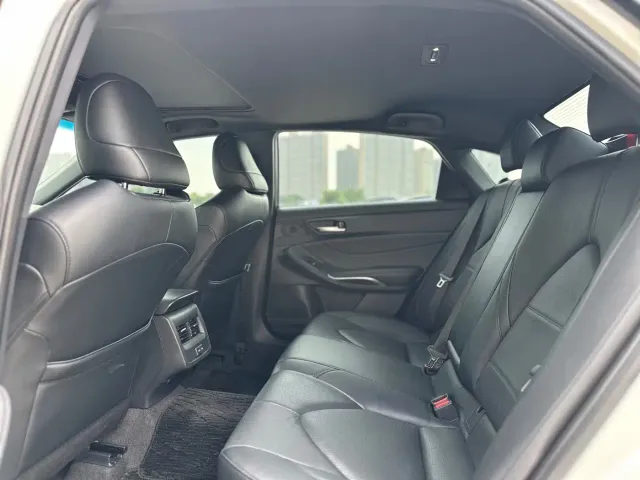 Toyota Avalon — Фото автомобиля 8