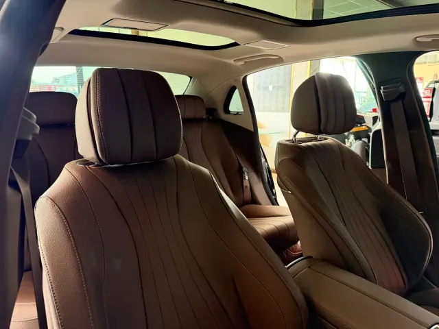 Mercedes-Benz E-Class — Фото автомобиля 13