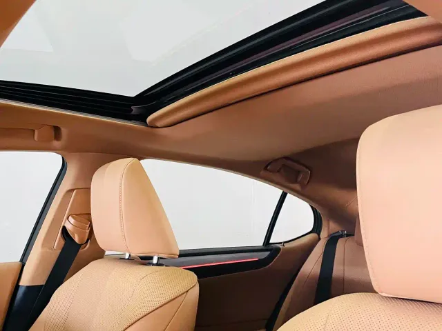 Lexus ES — Фото автомобиля 11