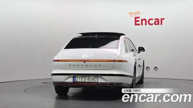 Hyundai Grandeur GN7 — Фото автомобиля 4