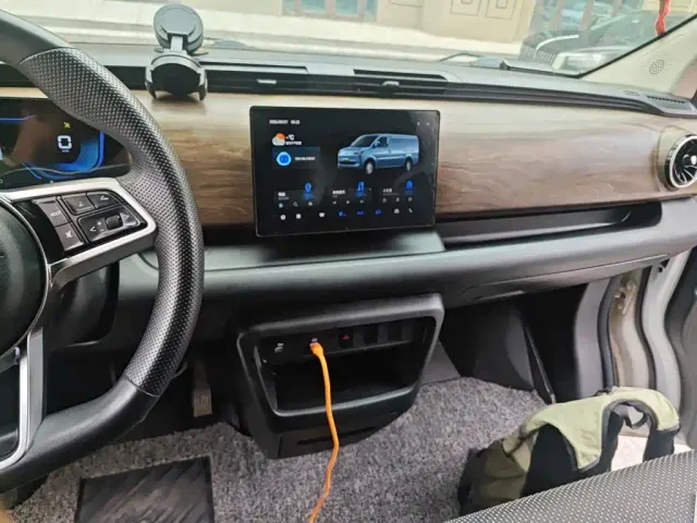 Ruichi New Energy EC75 — Фото автомобиля 9