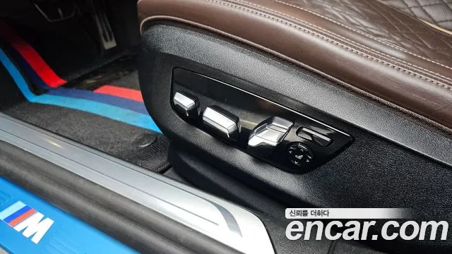 BMW 7-Series — Фото автомобиля 25