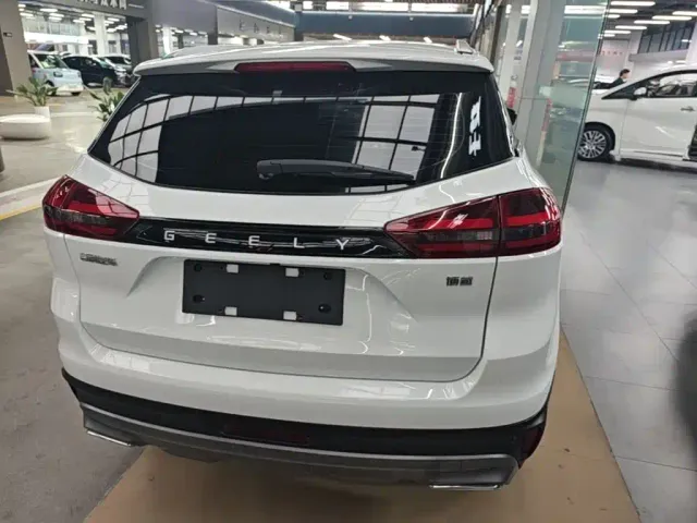 Geely Boyue — Фото автомобиля 5