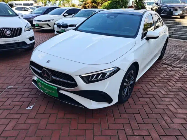 Фотография автомобиля — Mercedes-Benz A-Class