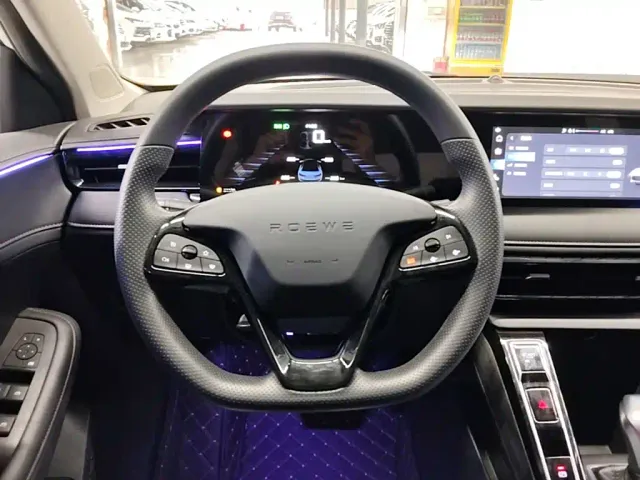 Roewe i5 — Фото автомобиля 10