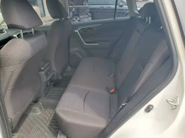Toyota RAV4 — Фото автомобиля 5