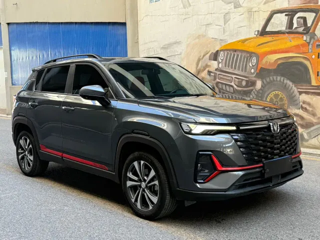 Changan CS35 Plus — Фото автомобиля 3