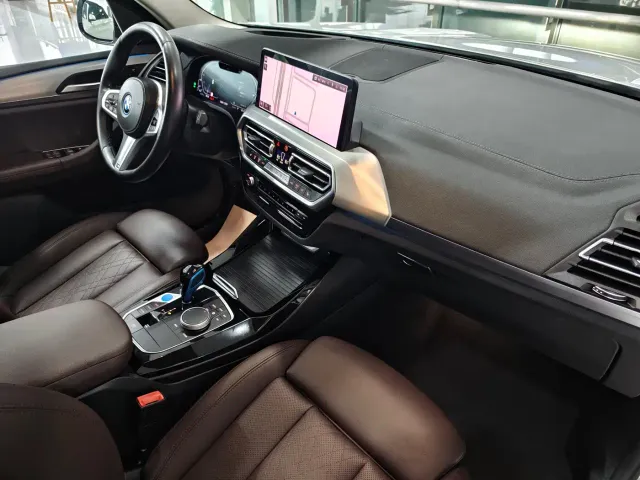 BMW iX3 — Фото автомобиля 17