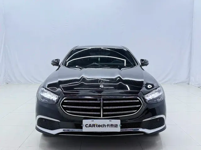 Mercedes-Benz E-Class — Фото автомобиля 2