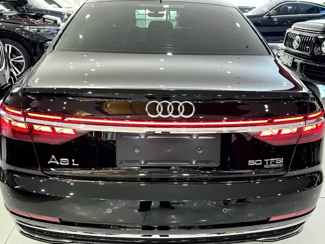 Audi A8 — Фото автомобиля 5