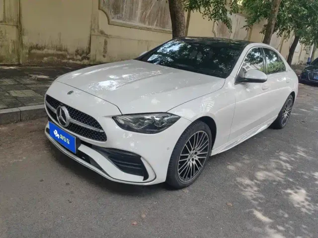 Фотография автомобиля — Mercedes-Benz C-Class
