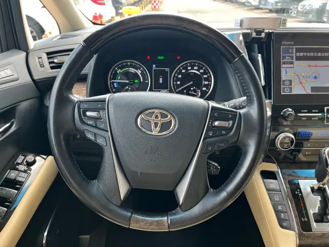Toyota Vellfire — Фото автомобиля 25