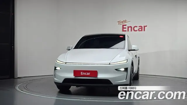 Tesla Model Y — Фото автомобиля 3