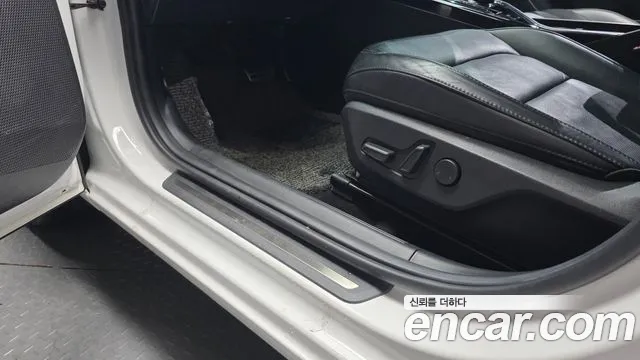 Kia Niro Niro (New) — Фото автомобиля 29